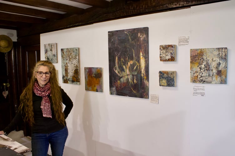 Abstract artist Lesa Gray