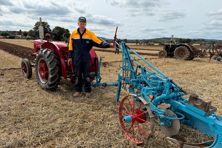 Martyn Smale of Cheriton Fitzpaine at Cheriton Fitzpaine match.  AQ 3049
