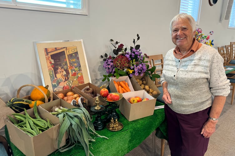 Greengrocer by Marjorie Ashley. AQ 4115