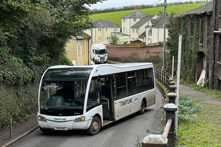 The bus which has crashed in Exeter Road, Crediton.  AQ 5318
