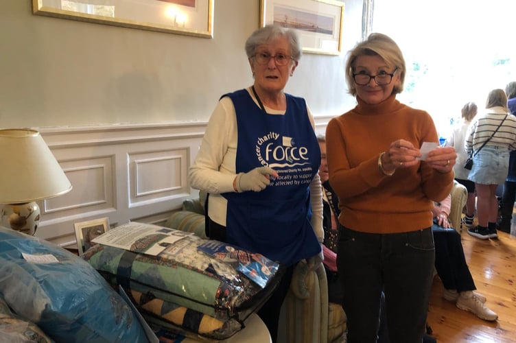 Ann Thomson with Joan Cooper who drew the ticket for the Quilt raffle.
