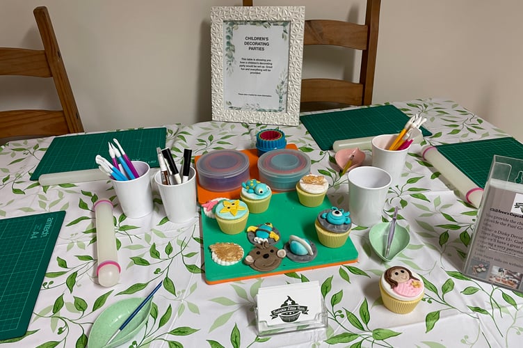 Ms Tarr offers children's cake-decorating parties