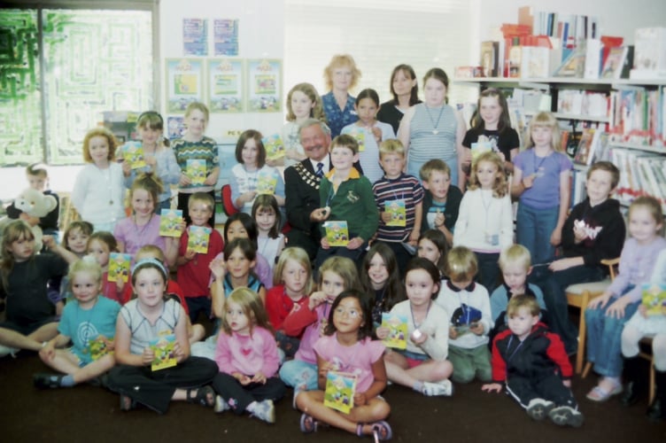 Children who received Crediton Library Reading Maze awards at Crediton Library from Charlie Haydon, Mayor of Crediton in September 2003. DSC00731
