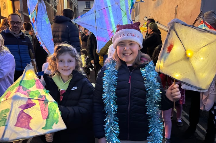 Two youngsters with their lanterns.  AQ 8961