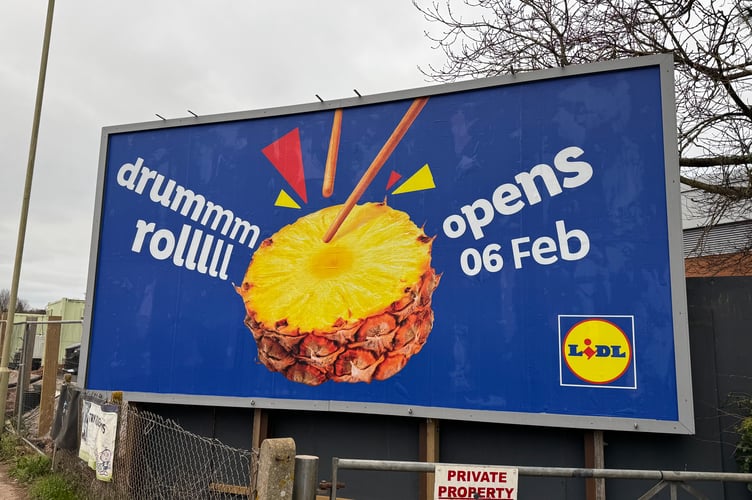The billboard announcing the opening of the Crediton Lidl store.  AQ 9629
