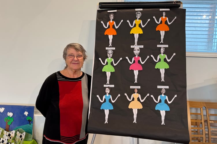 Bronwyn Nott with Ladies Dancing.  AQ 9907