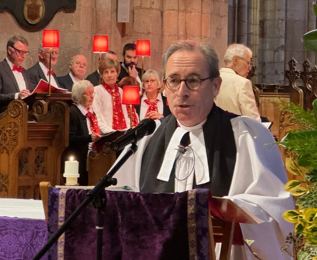 Christian Comment: Candles remind Christians of the glory of God
