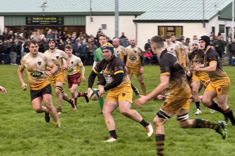 North Tawton RFC's Simon Quick with the ball