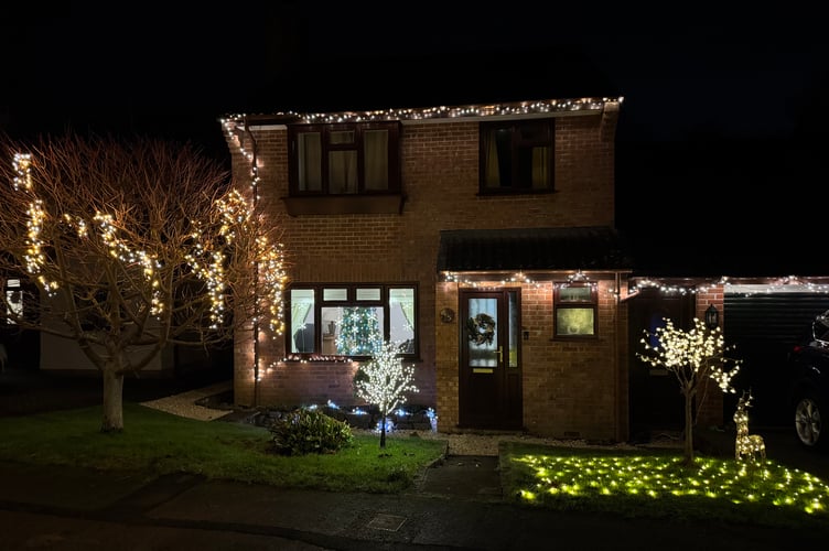The third prizewinner in the Westernlea lights competition. AQ 0898