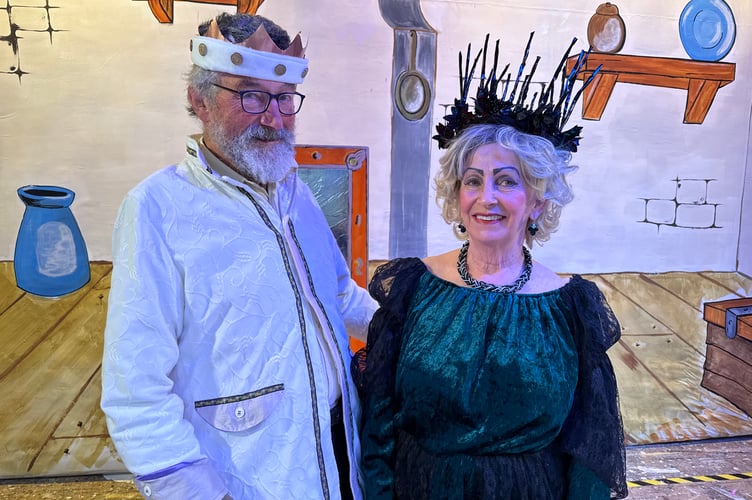 Hugh Vincent plays the Father and Louise Taylor is Esmeralda in TADS panto Snow White.  AQ 2124
