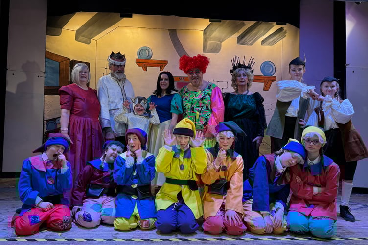 The full cast of Snow White which is being performed by Tedburn Amateur Dramatic Society.  AQ 2171
