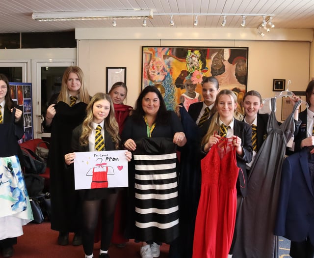 Students’ sustainable second-hand prom outfit scheme