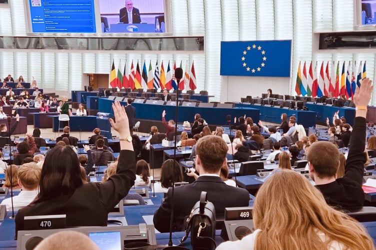 Students voted on real European issues