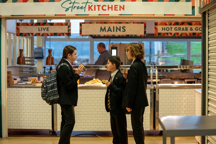 QE Students in Barnfield Canteen.