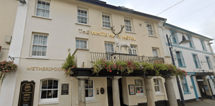 Axe-wielding man threatens pub-goers in Okehampton Wetherspoons