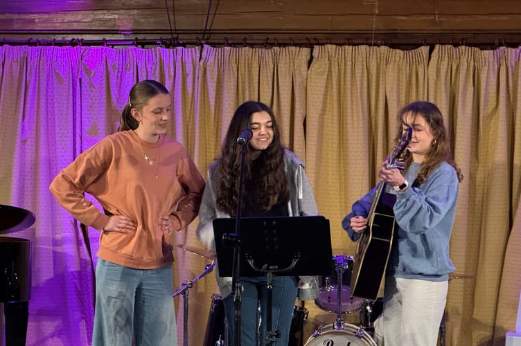 Pictured are members of local singing group Seraph, Amy Gregory, Jessica Gregory and Lydia Saunders.  AQ 7271
