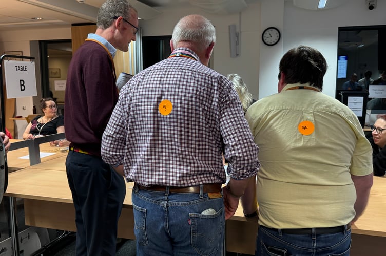 An unusual sight, one party’s observers had numbered stickers on the front and back at Tiverton.  AQ 9925