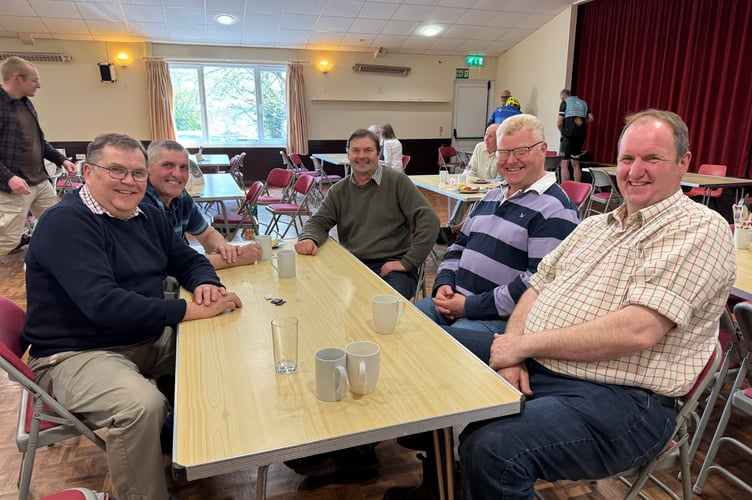 Catching up at the YFC Big Breakfast. AQ 9495