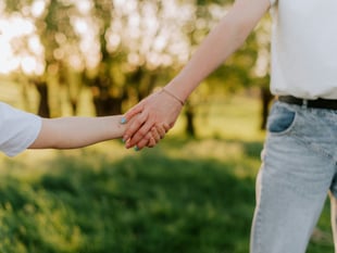 Councillors agree improved support for Devon foster carers
