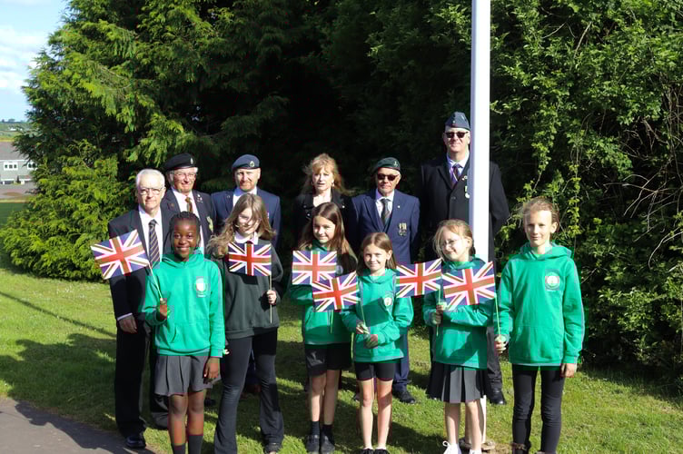 North Tawton Community Primary School pupils with veterans