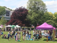 Crowds flock to Crediton vintage VE Day picnic