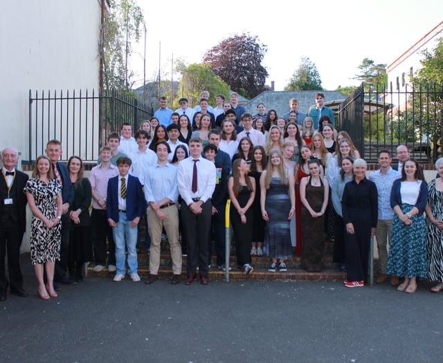 QE School Celebrates Diploma Success