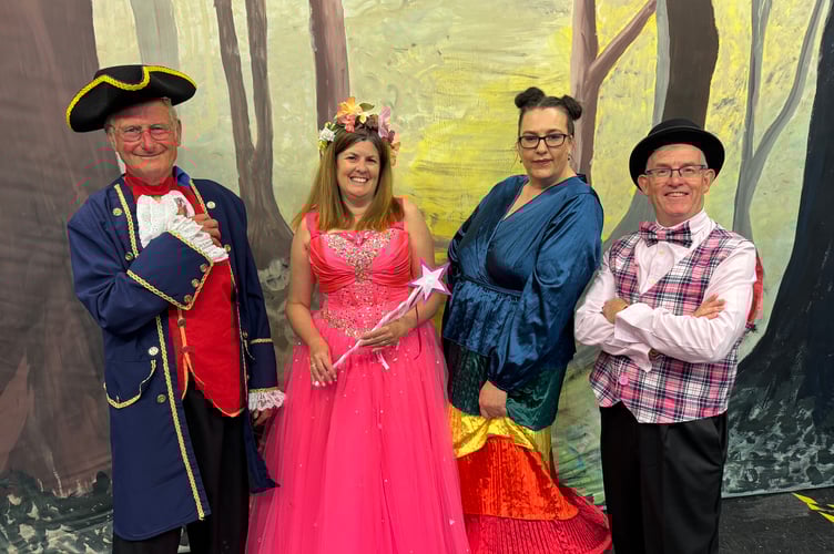 John Palmer (Narrator), Anna Field (Fairy), Emma Page (Mrs Dumpty) and Chris Field (Phibs).  AQ 1776

