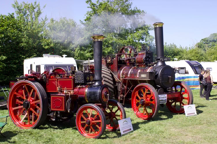 Vintage traction engines