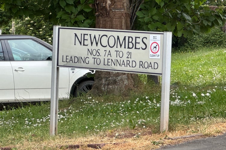 A sign near the incident in Crediton.  AQ 2231

