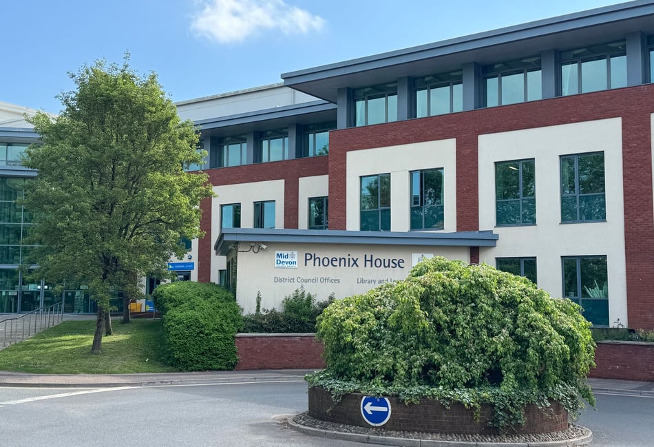 Fewer residents dissatisfied with council but trust drops