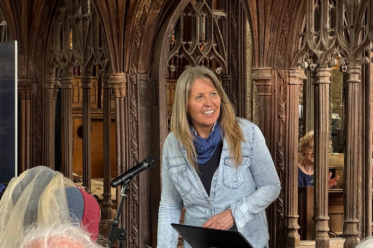 Television celebrity and author, Philippa Langley MBE, during her talk on the theme ‘The Princes in the Tower - How History’s Greatest Cold Case Was Solved’.  AQ 2647
