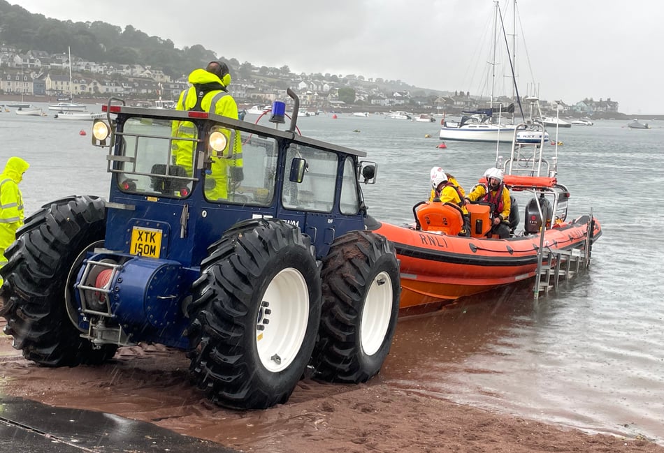 Two swimmers missing after 'tragic' Budleigh Salterton Christmas swim