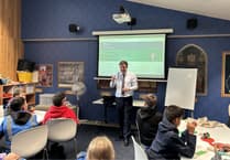 Tedburn pupils meet MP on London trip