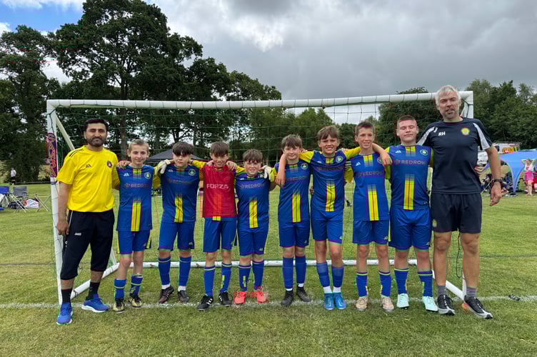 Okehampton U13’s and their coaches.  AQ 5198
