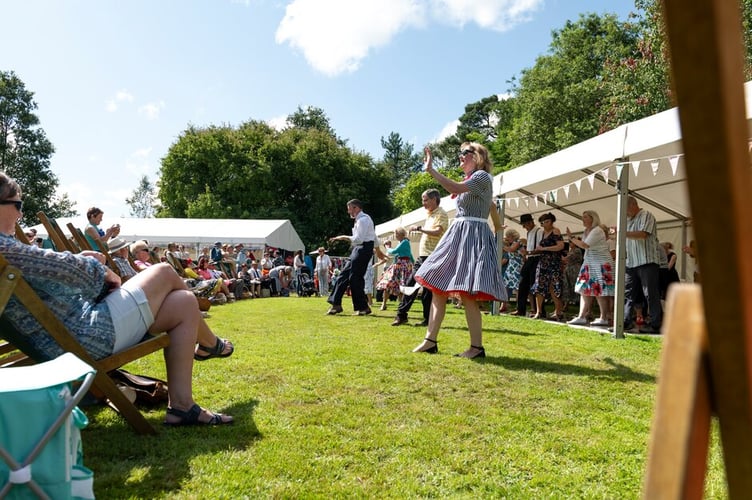 Dancing event at vintage weekend with swing and jive music