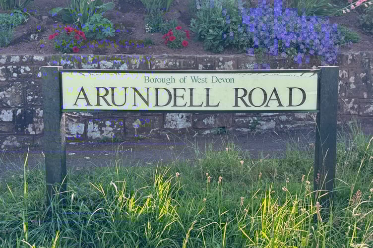The road sign at Arundell Road, North Tawton. AQ 6340