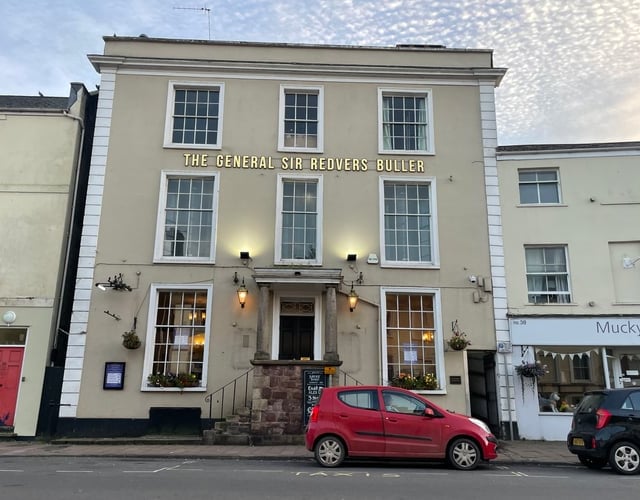 Crediton pub closes, but hopes that it will re-open  
