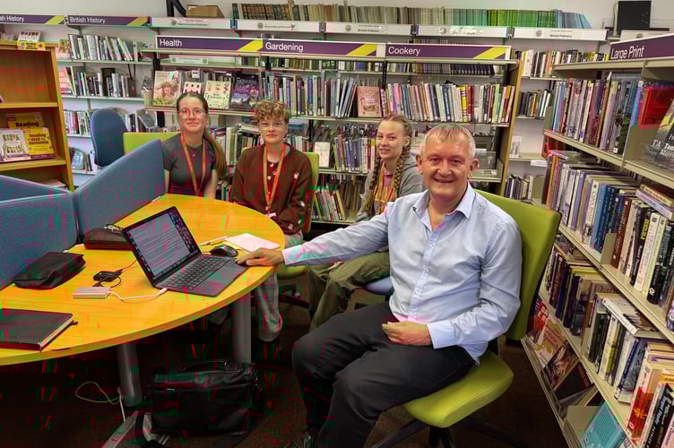 Alan Quick, Crediton Courier Editor when he spoke with young people on work experience from QE School with Crediton Town Council.  AQ 6929
