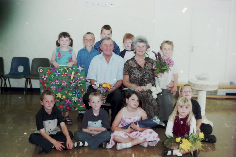 Mrs Margaret Steer retired after 34 years as classroom assistant at Landscore Primary School in July 2004. DSC01495