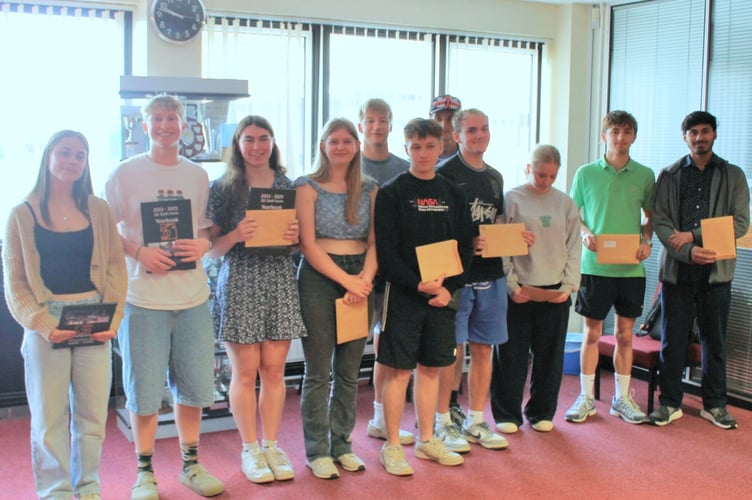 QE students with results
