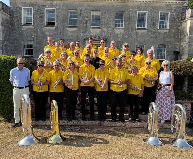 200 attend Open Air Town Band Charity Concert
