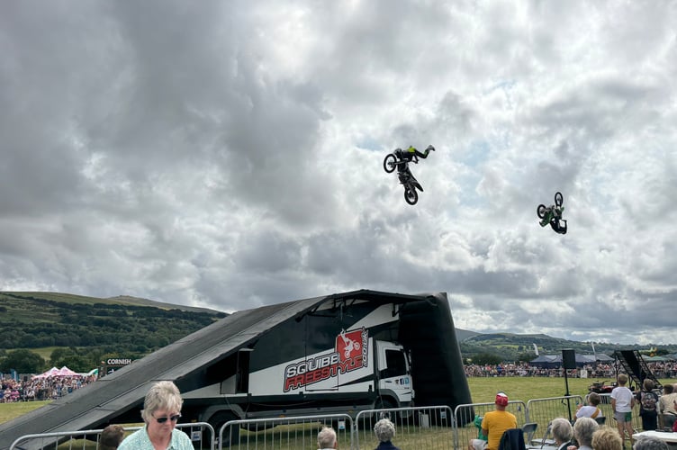 Jamie Squibb motorcycle stunt show was impressive in the main ring.  AQ 0096
