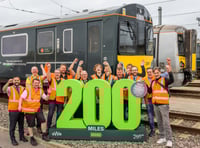 Record battery train revolutionises Southwest