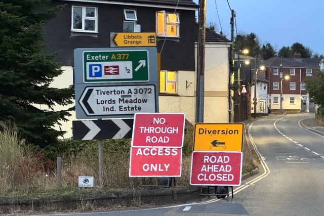 Gas leak closes A377 in Crediton
