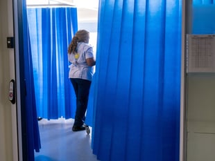 Fewer elective operations cancelled at the last minute by the Royal Devon University Healthcare Trust last year, as number reached record high in England