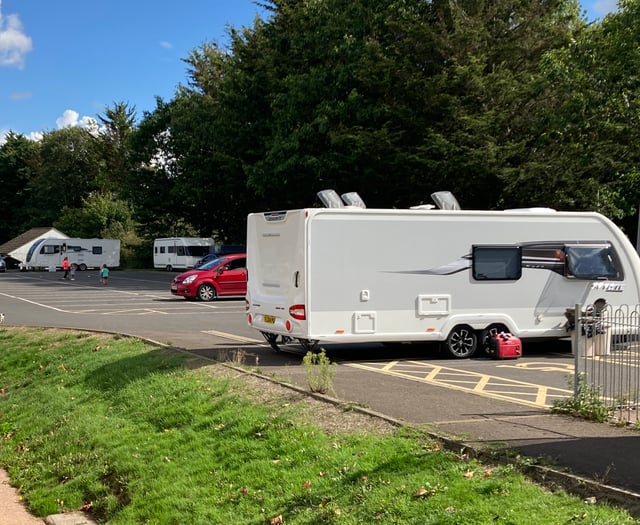 Leisure centre shut ‘until further notice’ due to nearby travellers