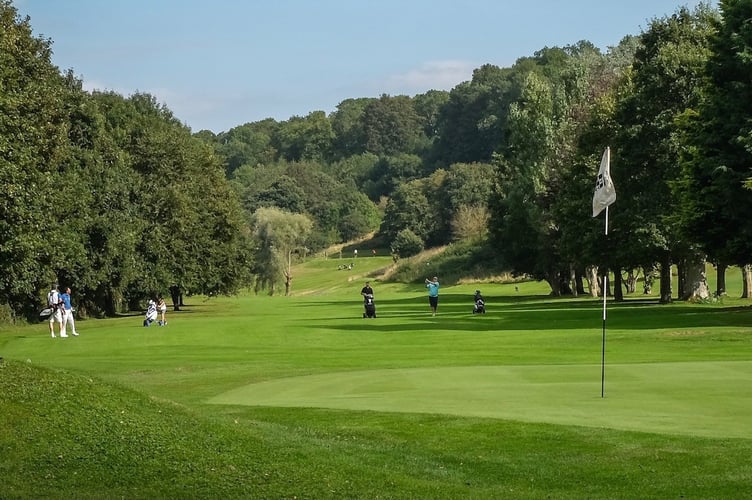 Approaching the 14th green.
