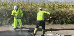 Devon pothole repair trial started at North Tawton
