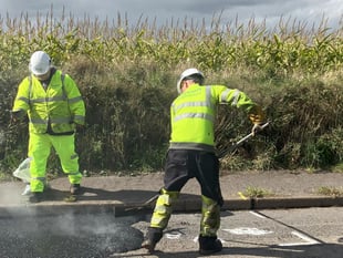 Devon pothole repair trial started at North Tawton
