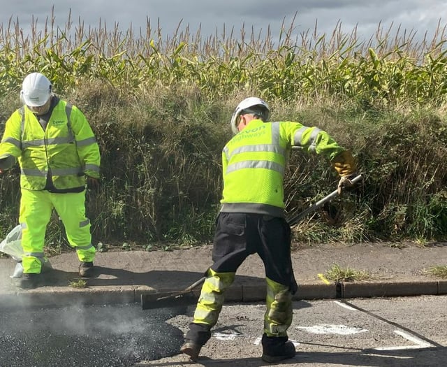 Devon pothole repair trial started at North Tawton
